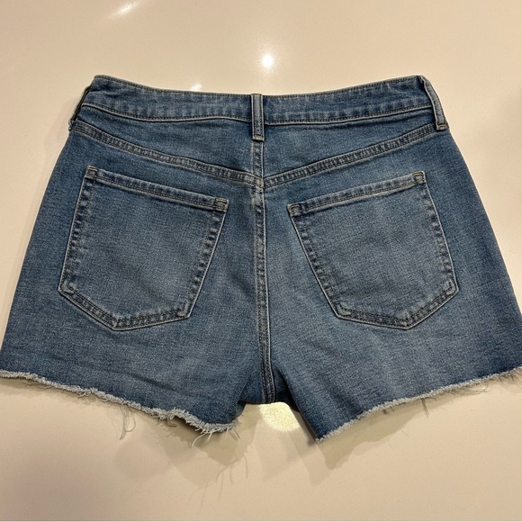 Old Navy Women's Blue Denim Shorts Size 8 - Picture 3 of 4